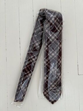 NWT Suitsupply Plaid Burgundy and Cream Tie